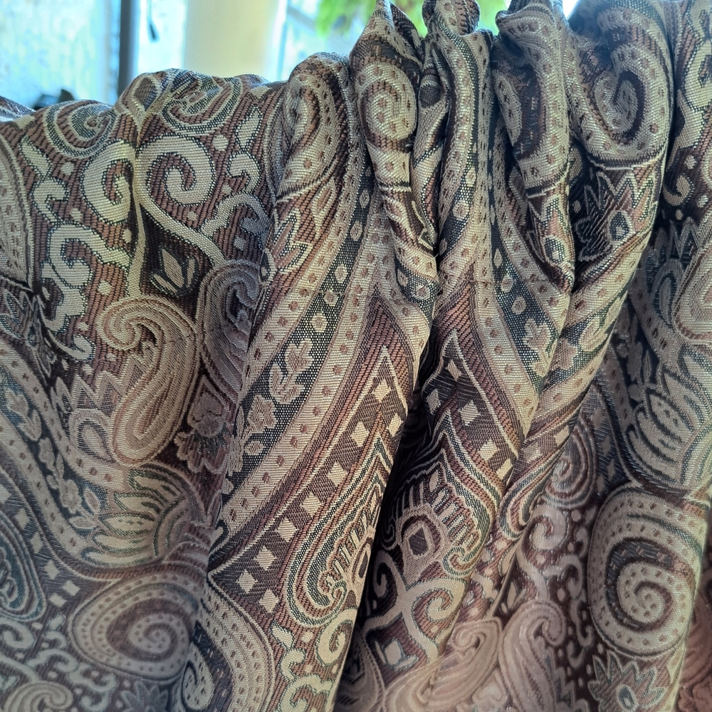 Valances - Picture 3 of 3